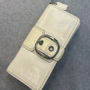 Coach White Patent Leather Large Buckle Wristlet Wallet Clutch Y2K Vintage Retro